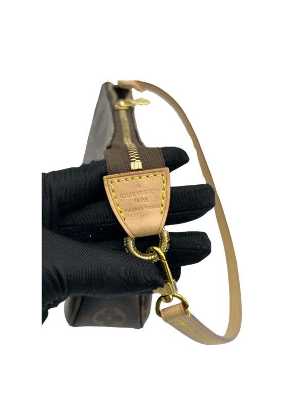 LV POCHETTE ACCESSOIRES MONOGRAM - Image 18