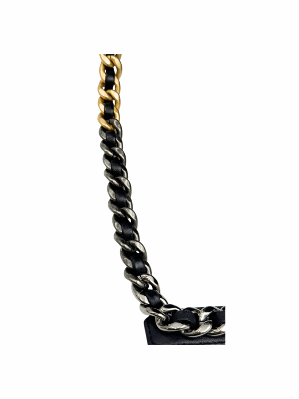 CHANEL 19 HANDBAG MEDIUM - Image 19