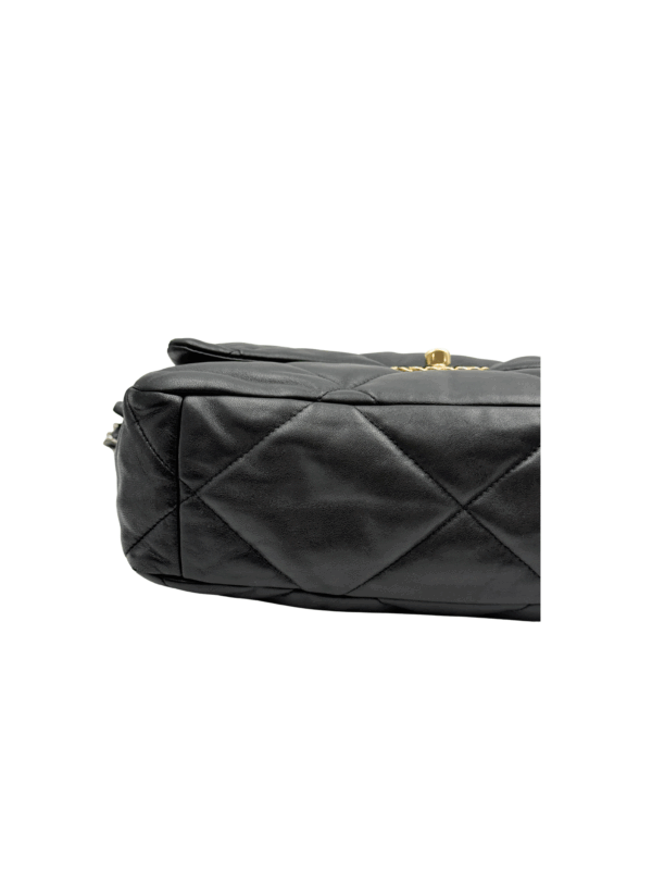 CHANEL 19 HANDBAG MEDIUM - Image 10