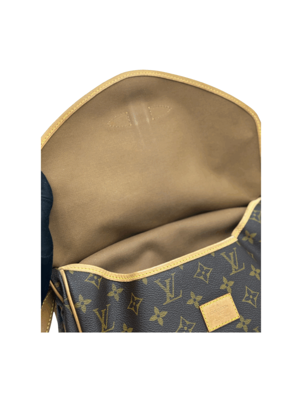 LV SAUMUR PM MONOGRAM - Image 18
