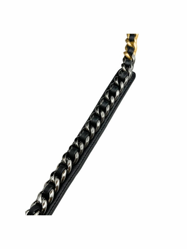 CHANEL 19 HANDBAG MEDIUM - Image 18