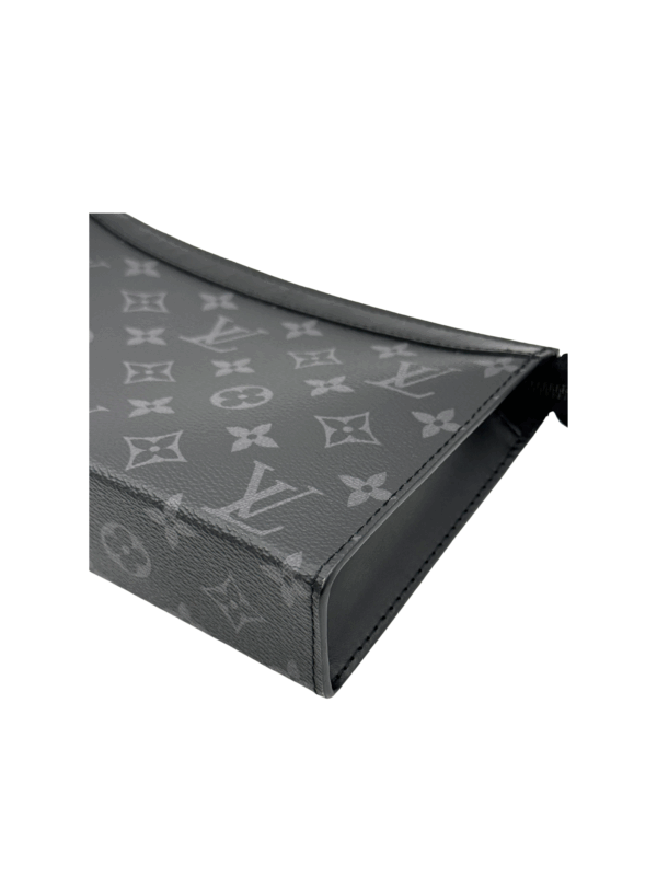 LV GASTON WEARABLE WALLET - Image 6