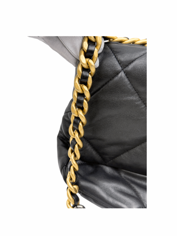 CHANEL 19 HANDBAG MEDIUM - Image 16