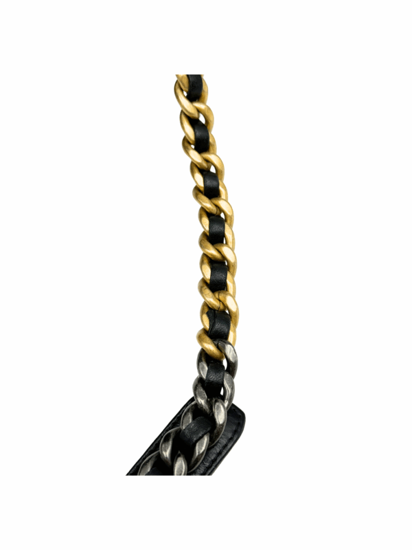 CHANEL 19 HANDBAG MEDIUM - Image 17