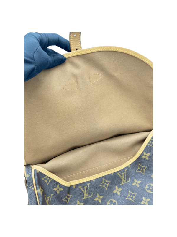 LV SAUMUR PM MONOGRAM - Image 22