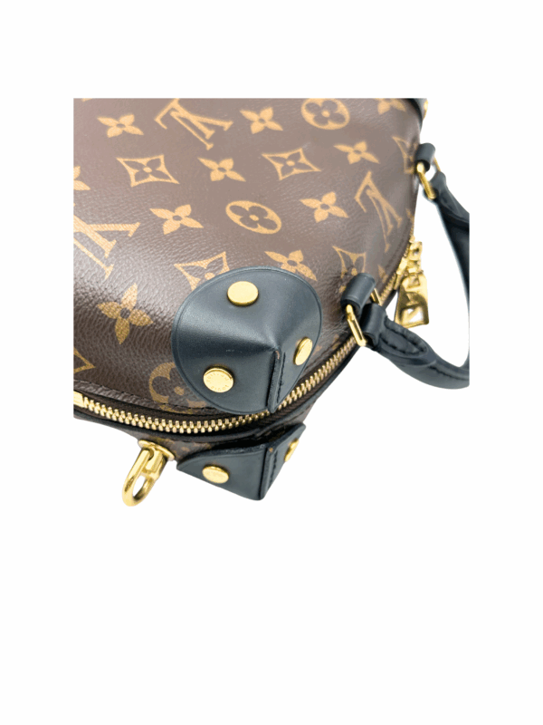 LV PETITE MALLE SOUPLE MONOGRAM - Image 17