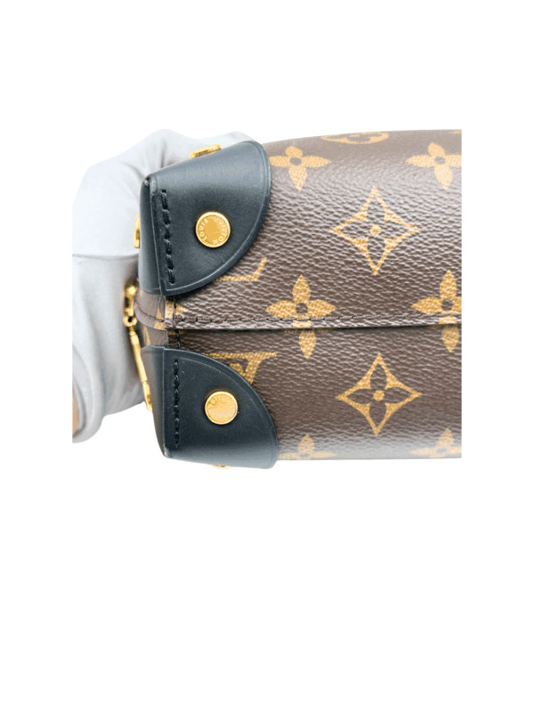 LV PETITE MALLE SOUPLE MONOGRAM - Image 18